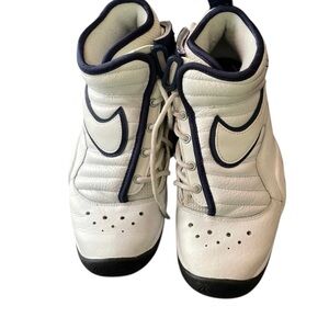 Nike G.S Air Shake Ndestrukt
Dennis Rodman sz5 *Price is negotiable*